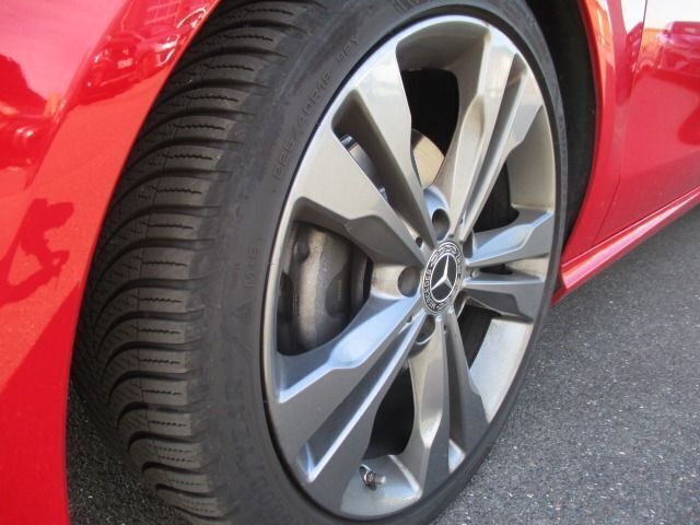 Gebraucht Mercedes CLA200 156 PS (114 kW) 2018 Rot Kombi