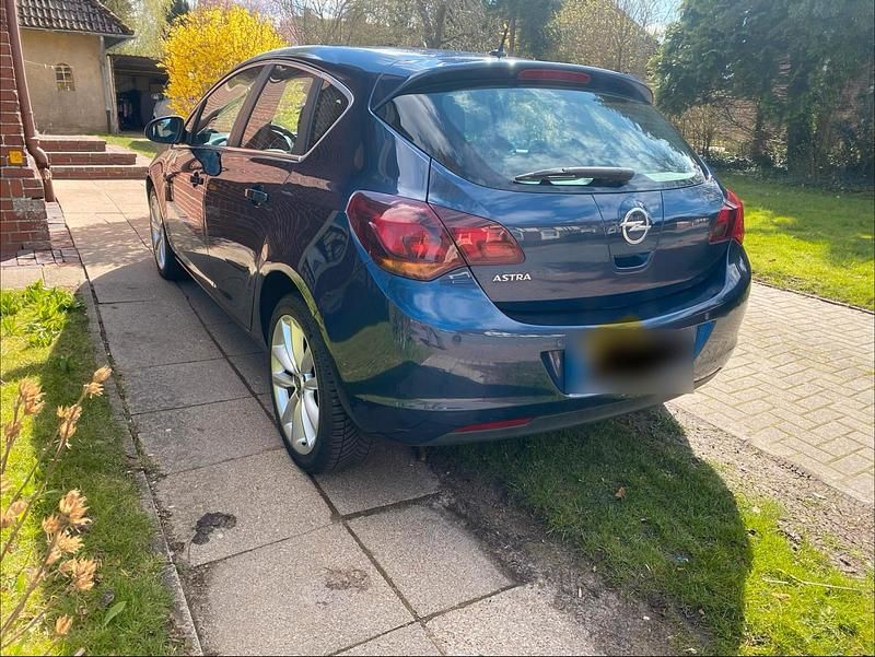 Gebraucht Opel Astra 116 PS (85 kW) 2011 Blau Limousine