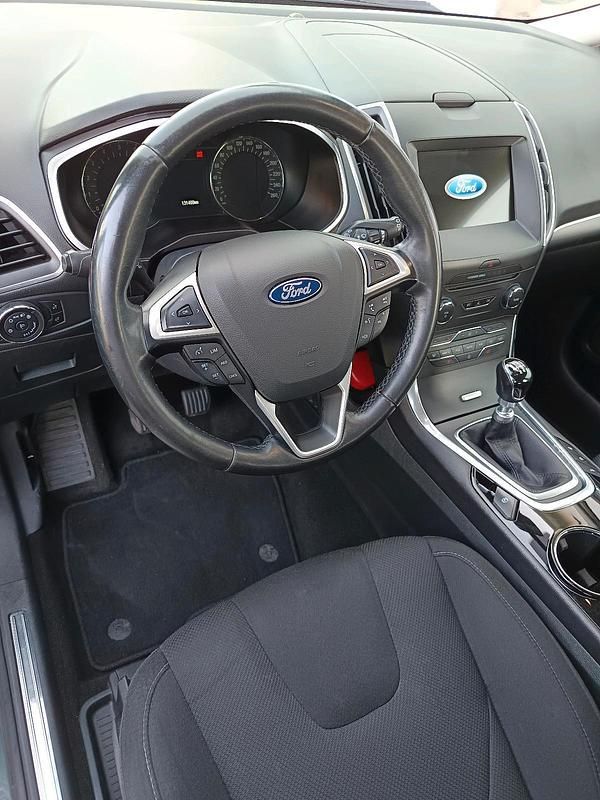 Gebraucht Ford S-MAX Titanium 150 PS (110 kW) 2016 Grün Van / Kleinbus