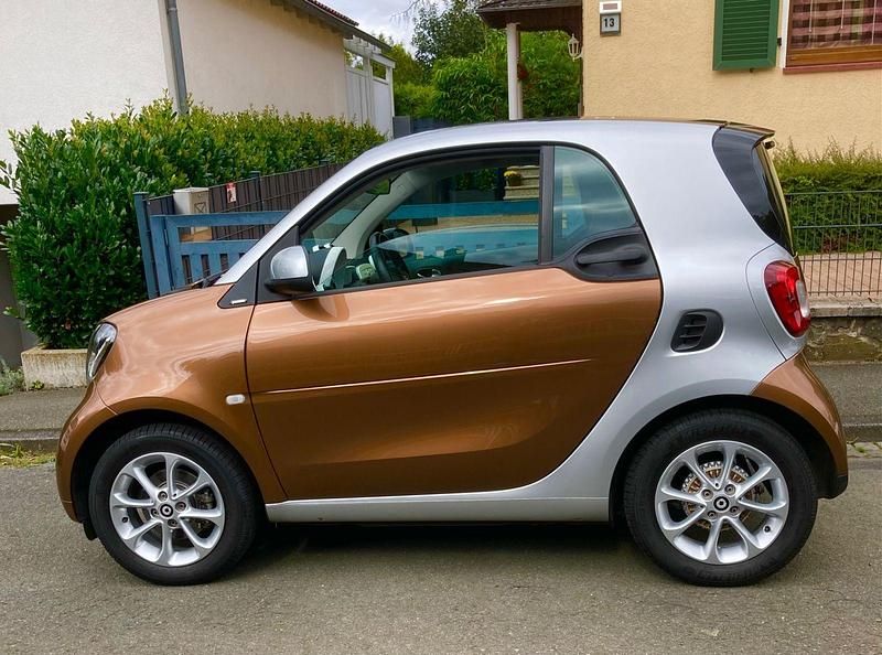 Gebraucht 2015 Smart ForTwo Coupé Passion Kleinwagen | 9.400 € (Guter Preis) - Bild 1/4