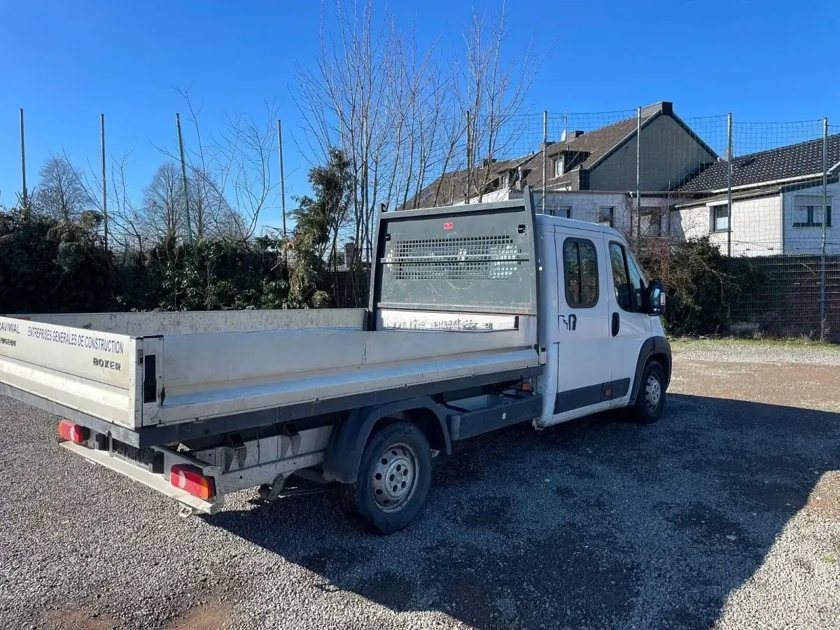 Gebraucht Peugeot Boxer 163 PS (119 kW) 2016 Weiß Van