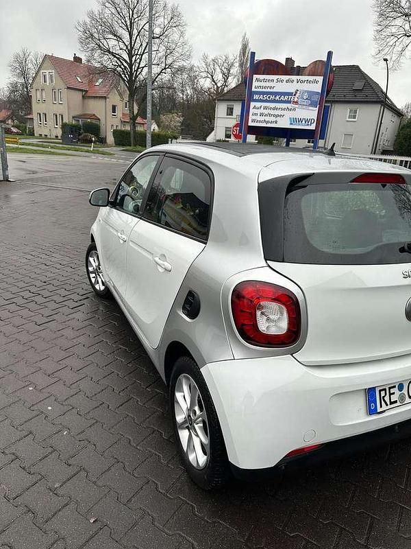 Gebraucht Smart ForFour Passion 71 PS (52 kW) 2015 Weiß Kleinwagen