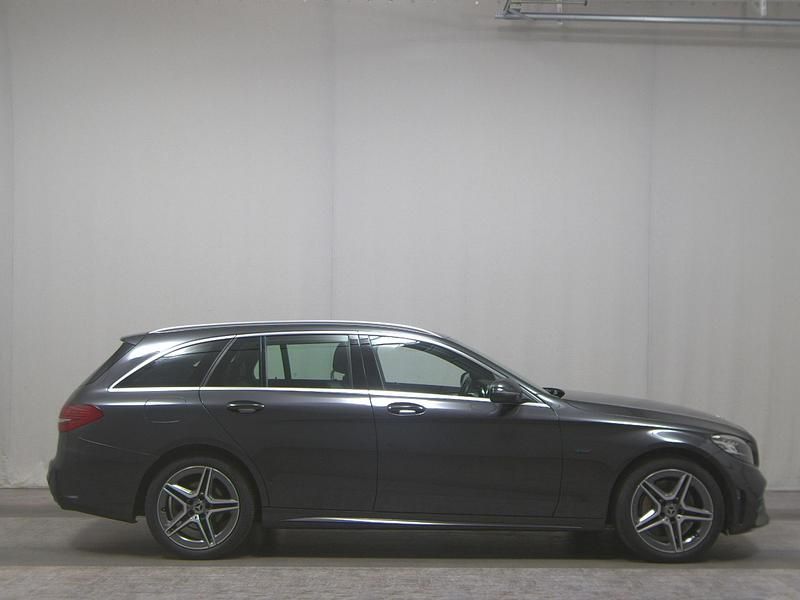 Grau Gebraucht 2020 Mercedes C300e AMG line | 23.380 € (Superpreis) - Bild 1/4