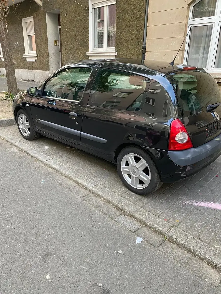 Używany Renault Clio II 2004 Czarny Hatchback