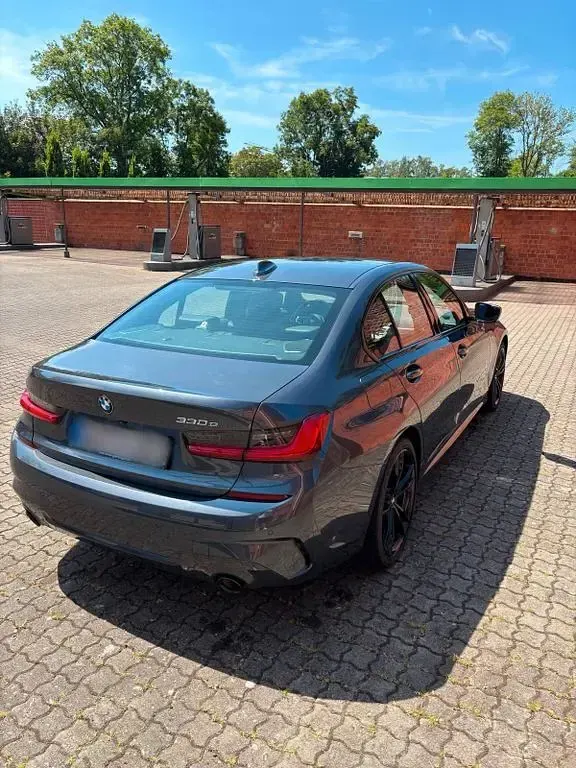 Gebraucht BMW 330e M Sport 292 PS (214 kW) 2021 Grau Limousine