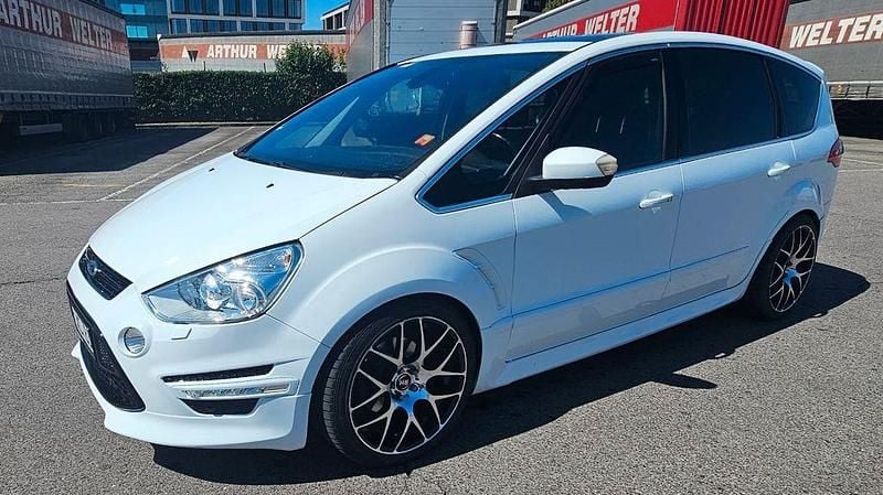 Weiß Gebraucht 2013 Ford S-MAX Titanium S Van / Kleinbus | 7.599 € (Guter Preis) - Bild 1/4