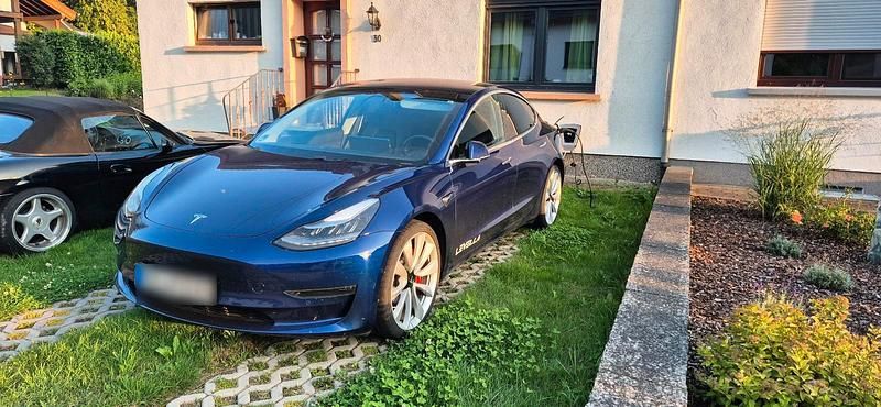 Second-hand Tesla Model 3 Performance 377 kW (513 CP) 2019 Albastru Berlinǎ