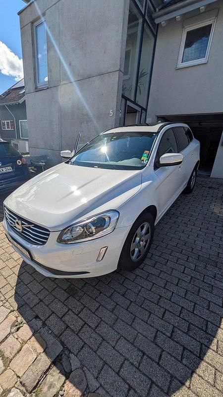 Weiß Gebraucht 2013 Volvo XC60 SUV | 12.500 € (Guter Preis) - Bild 1/4