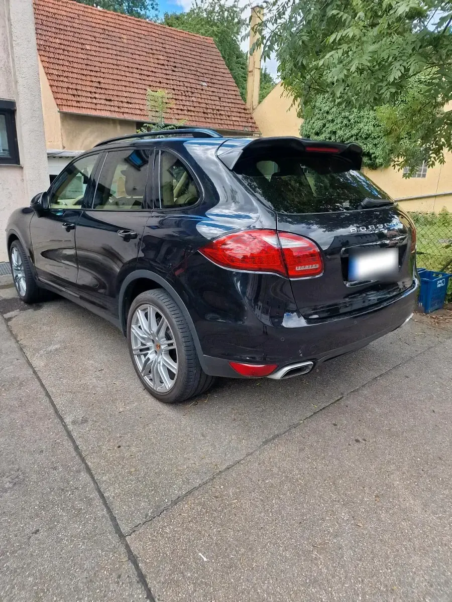 Gebraucht Porsche Cayenne 245 PS (180 kW) 2012 Schwarz SUV