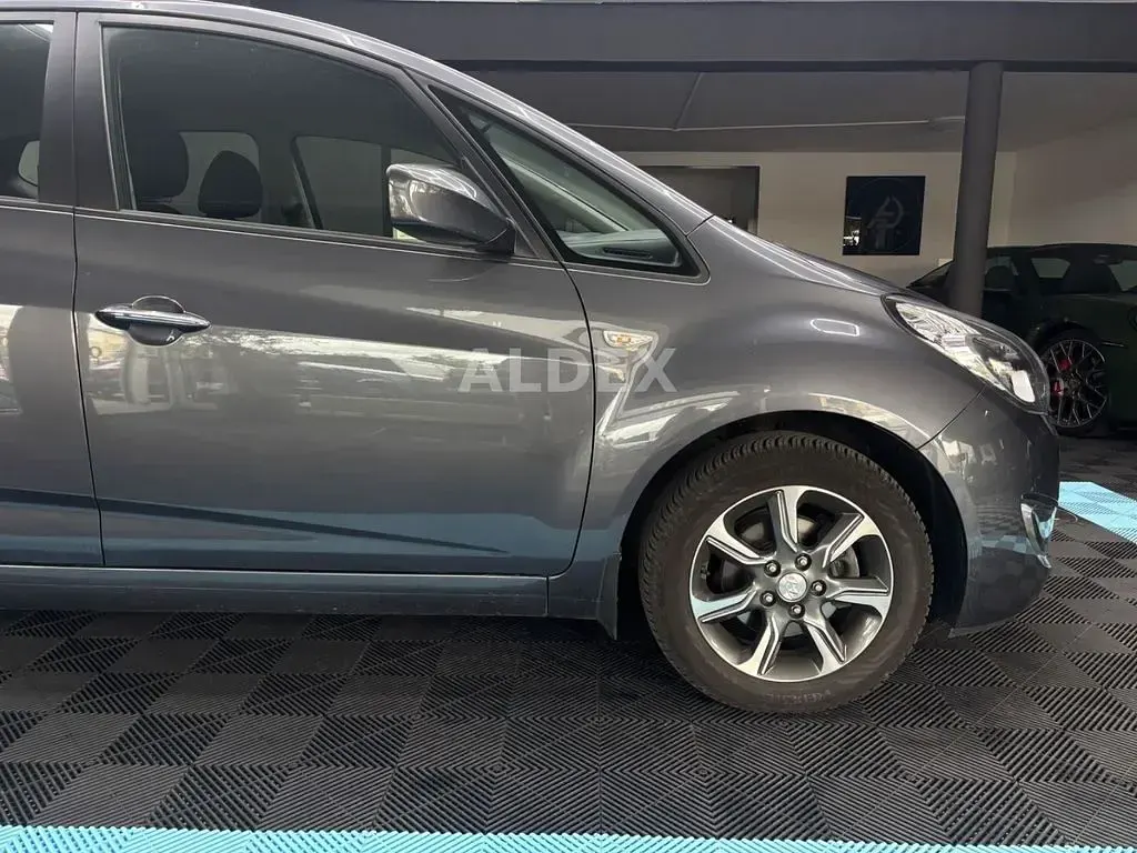 Gebraucht Hyundai i20 Space 125 PS (91 kW) 2019 Grau Kleinwagen
