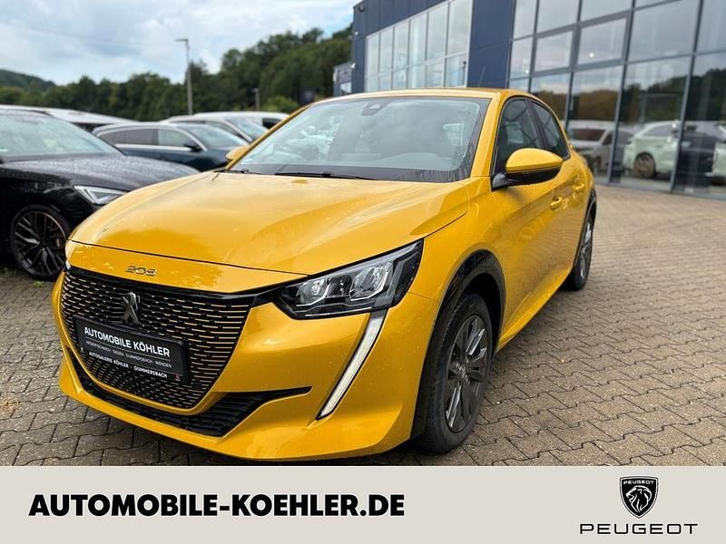 Gelb Gebraucht 2022 Peugeot e-208 Active Kleinwagen | 18.490 € (Etwas zu teuer) - Bild 1/4