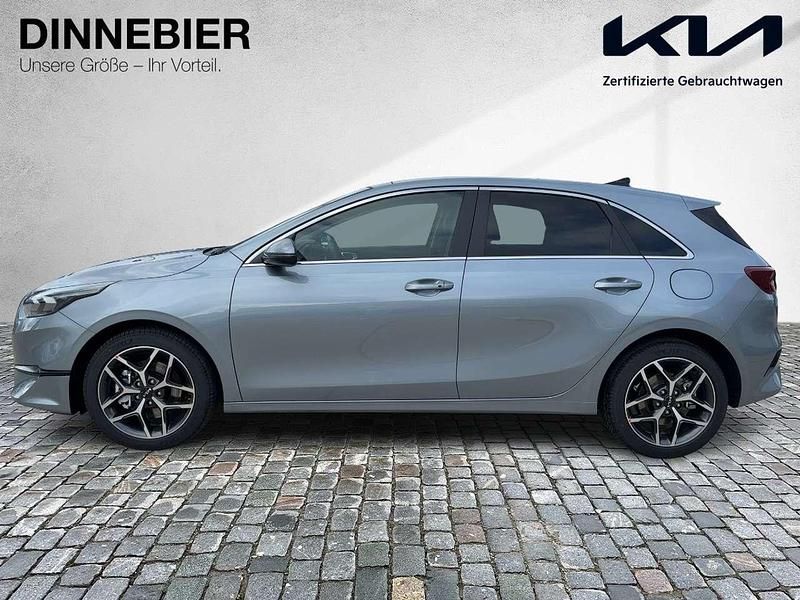 Neu Kia Ceed Platinum 140 PS (102 kW) 2025 Lunarsilber met Kleinwagen