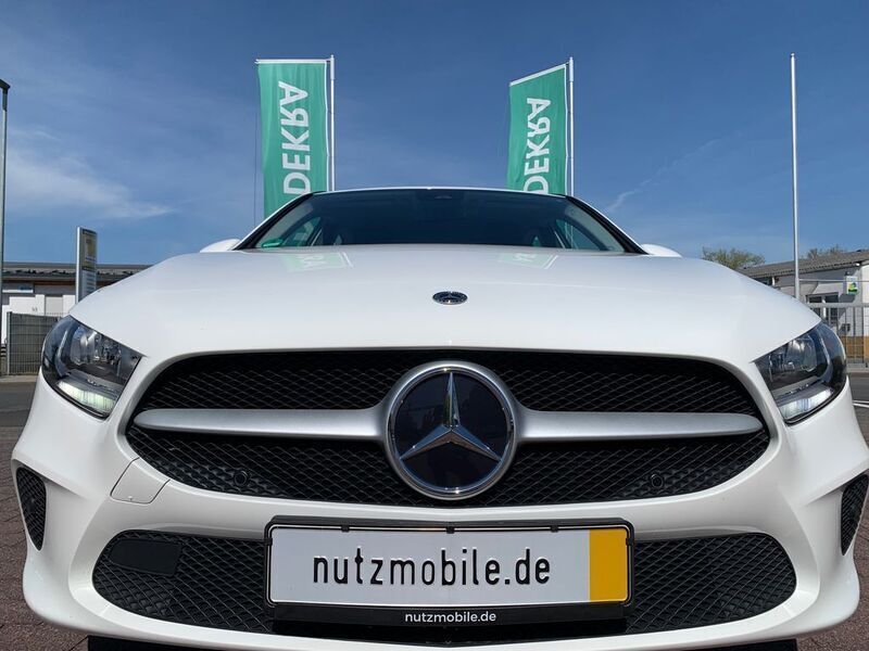 Weiß Gebraucht 2024 Mercedes A200 Limousine | 25.999 € (Superpreis) - Bild 1/3