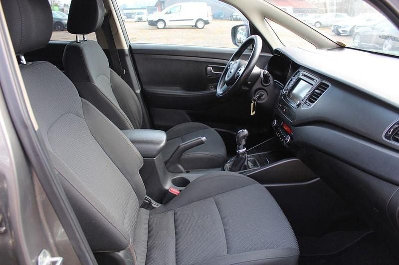 Gebraucht Kia Carens 141 PS (103 kW) 2015 Silber Van / Kleinbus