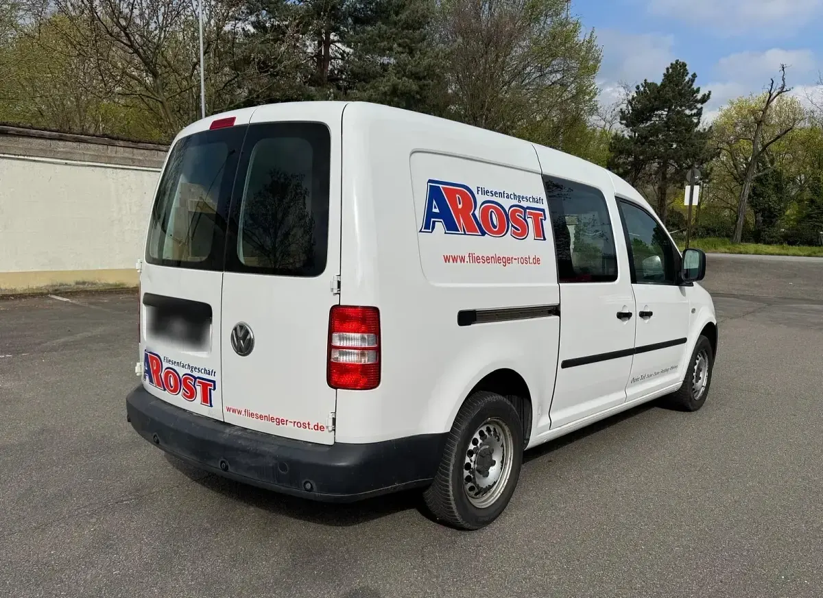 Second-hand VW Caddy 102 CP (75 kW) 2013 Alb Monovolum