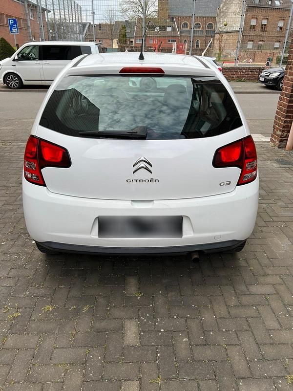 Gebraucht Citroën C3 60 PS (44 kW) 2012 Weiß Kleinwagen