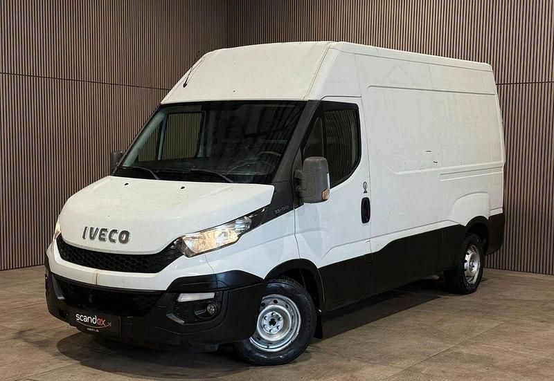 Gebraucht Iveco Daily 106 PS (77 kW) 2015 Weiß Van / Kleinbus