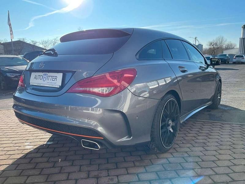 Gebraucht Mercedes CLA250 AMG line 211 PS (155 kW) 2015 Mountaingrau met./grau Limousine