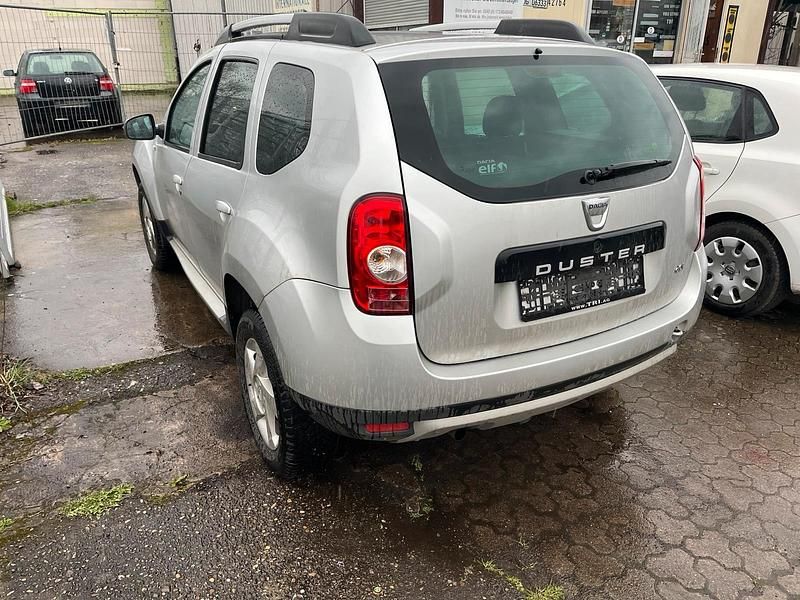 Gebraucht Dacia Duster 100 PS (73 kW) 2012 Silber SUV