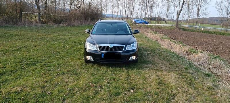Gebraucht Skoda Octavia Ambiente 160 PS (117 kW) 2010 Schwarz Kombi