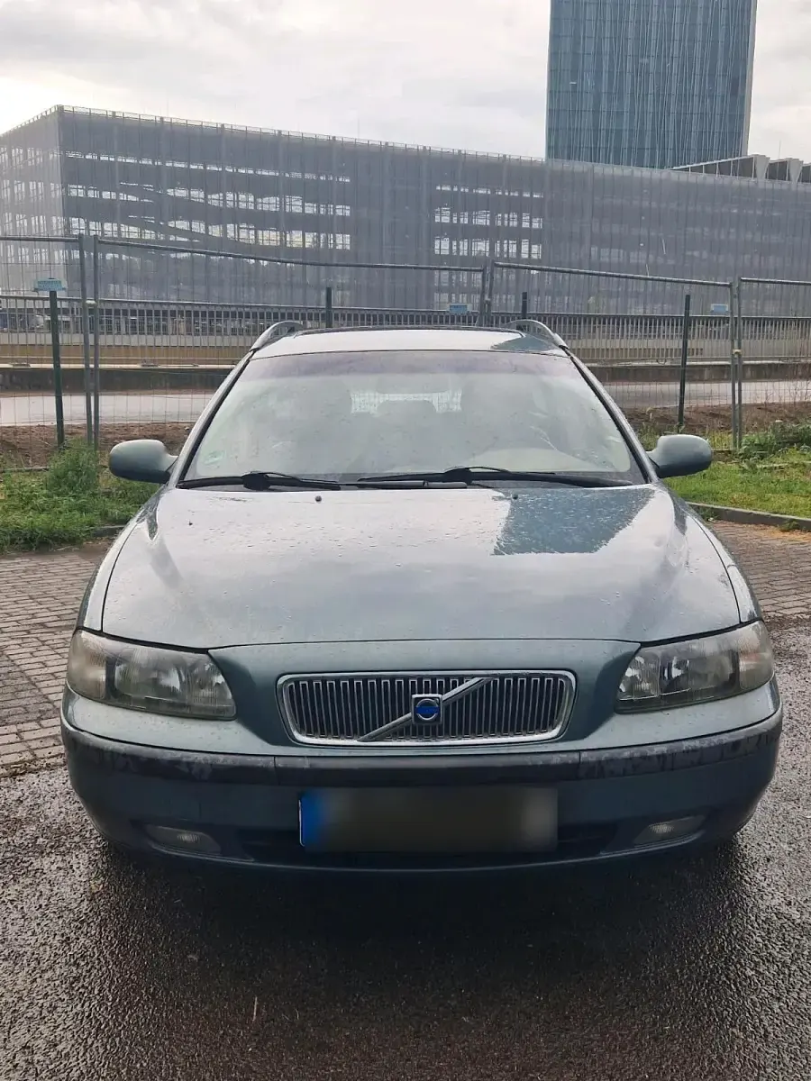 Używany Volvo V70 178 KM (130 kW) 2001 Niebieski Kombi