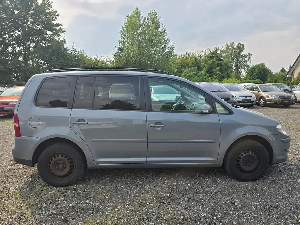 Gebraucht VW Touran Trendline 140 PS (102 kW) 2008 Grau Van / Kleinbus