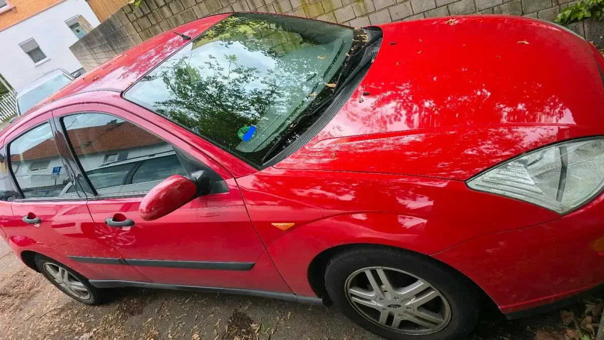 Gebraucht Ford Focus 115 PS (84 kW) 2000 Rot Kleinwagen