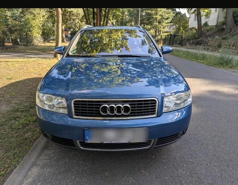 Blau Gebraucht 2002 Audi A4 Kombi | 1.600 € (Fairer Preis) - Bild 1/4