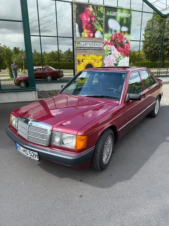 Gebraucht Mercedes 190 118 PS (86 kW) 1990 Rot Limousine