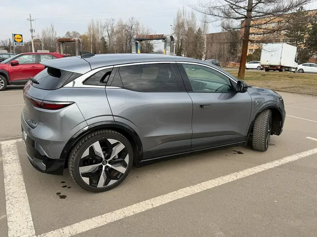Gebraucht Renault Mégane Equilibre 160 kW (218 PS) 2025 Grau Limousine