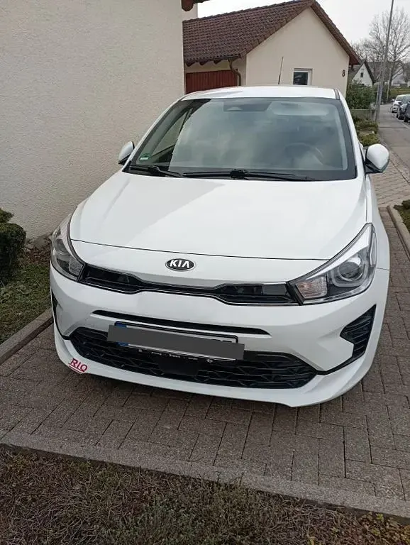 Gebraucht Kia Rio Vision 101 PS (74 kW) 2022 Weiß Limousine
