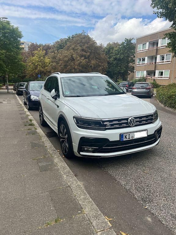 Weiß Gebraucht 2018 VW Tiguan Highline SUV | 22.999 € (Etwas zu teuer) - Bild 1/4