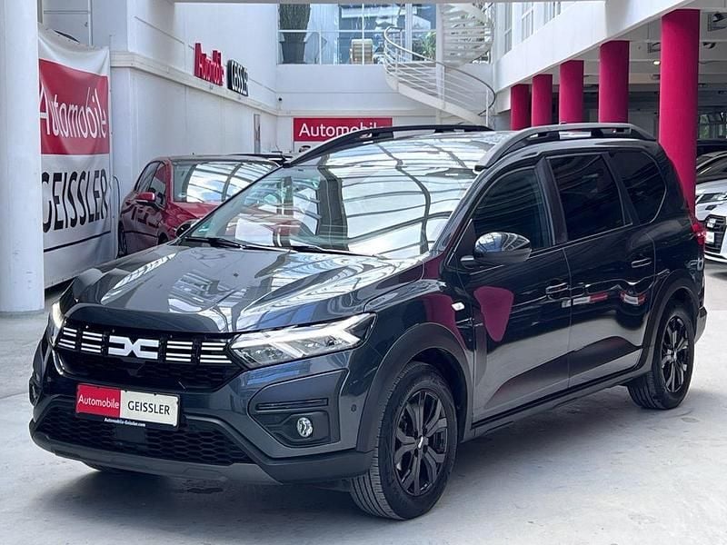 Grau Gebraucht 2023 Dacia Jogger Extreme Van / Kleinbus | 18.499 € (Fairer Preis) - Bild 1/4