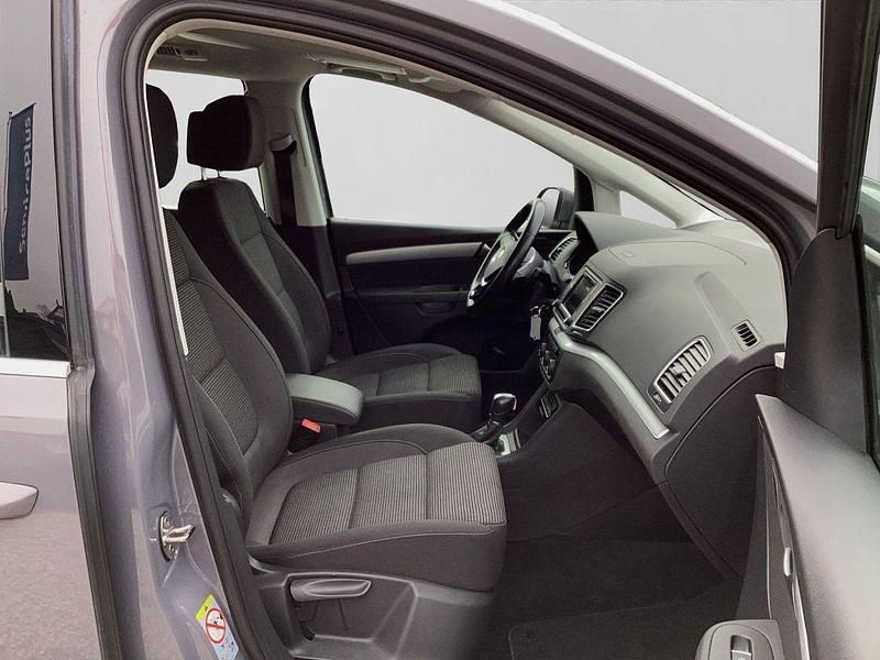 Gebraucht VW Sharan Comfortline 150 PS (110 kW) 2022 Grau Van / Kleinbus