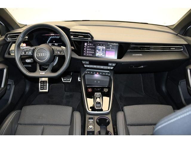 Gebraucht Audi S3 Ambiente 333 PS (244 kW) 2024 Arkonaweiß Limousine