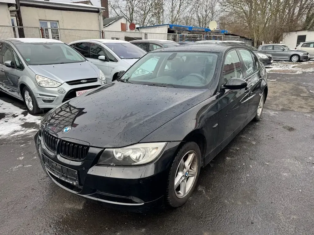 Gebraucht BMW 320 150 PS (110 kW) 2006 Schwarz Limousine