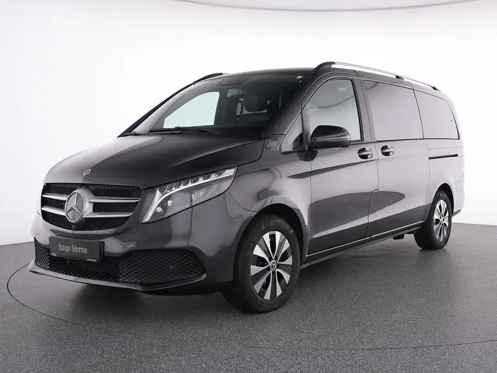 Gebraucht Mercedes V300 237 PS (174 kW) 2024 Grau Van / Kleinbus