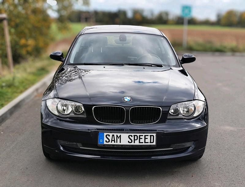 Gebraucht BMW 120 122 PS (89 kW) 2010 Blau Kleinwagen