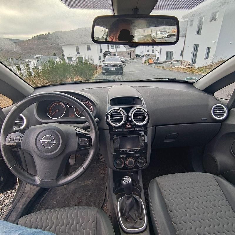 Gebraucht Opel Corsa Edition 101 PS (74 kW) 2013 Schwarz Kleinwagen