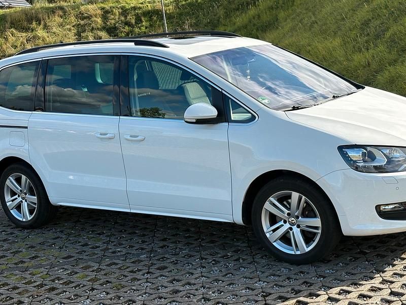 Gebraucht VW Sharan 170 PS (125 kW) 2012 Weiß Van / Kleinbus