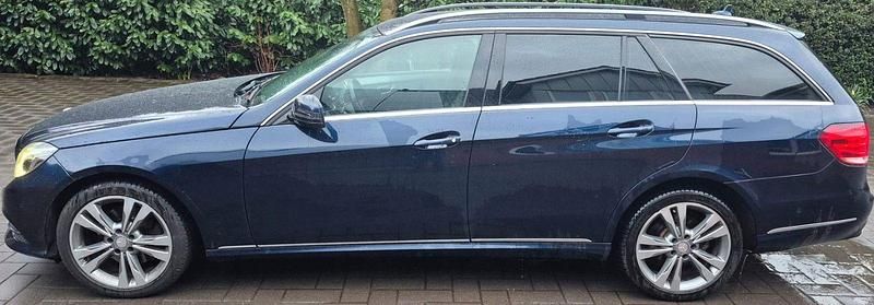 Gebraucht Mercedes E350 252 PS (185 kW) 2013 Blau Kombi