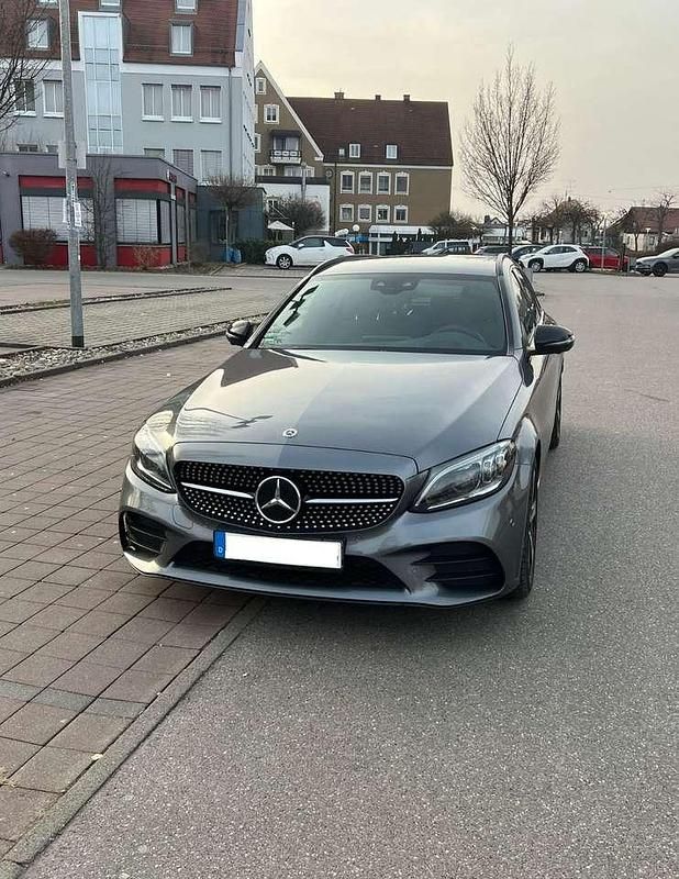 Gebraucht Mercedes C300 Avantgarde 245 PS (180 kW) 2020 Grau Kombi