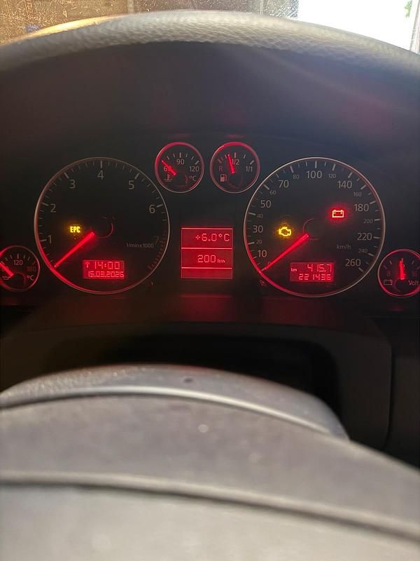 Gebraucht Audi A6 150 PS (110 kW) 2004 Blau Kombi