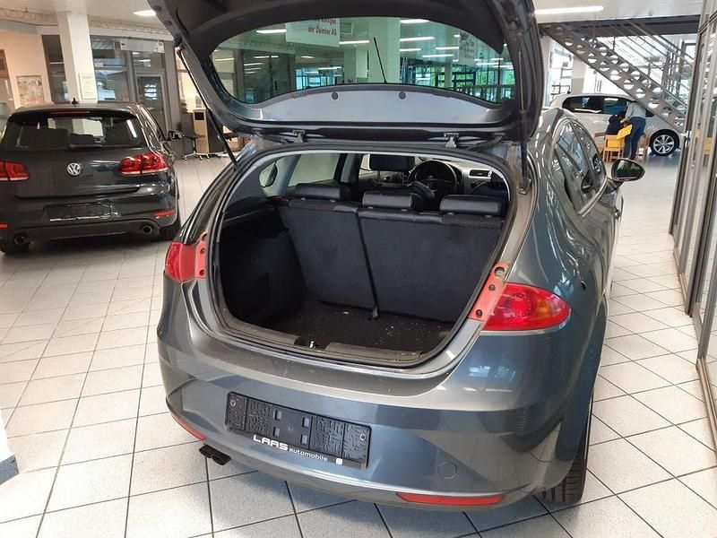 Gebraucht Seat Leon Style 125 PS (91 kW) 2009 Graumet. (metallic) Limousine
