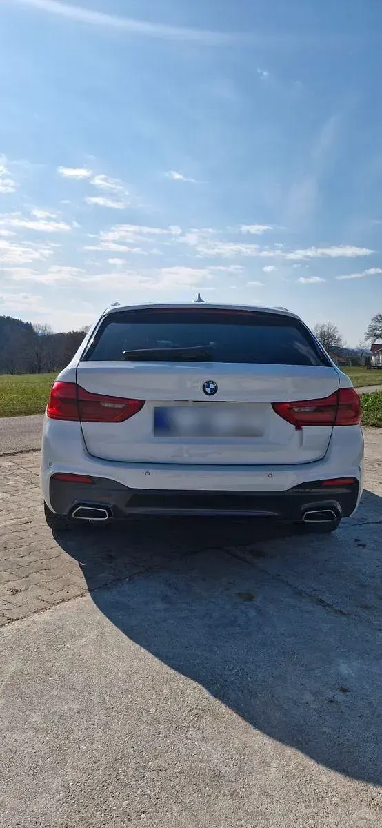 Gebraucht BMW 520 Efficient Dynamics 190 PS (139 kW) 2017 Weiß Kombi