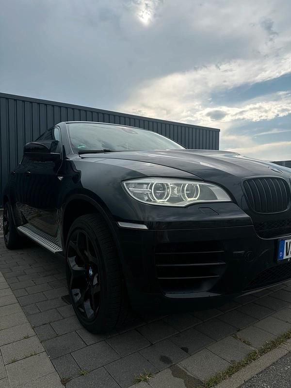 Schwarz Gebraucht 2012 BMW X6 M50 SUV | 16.500 € (Fairer Preis) - Bild 1/4