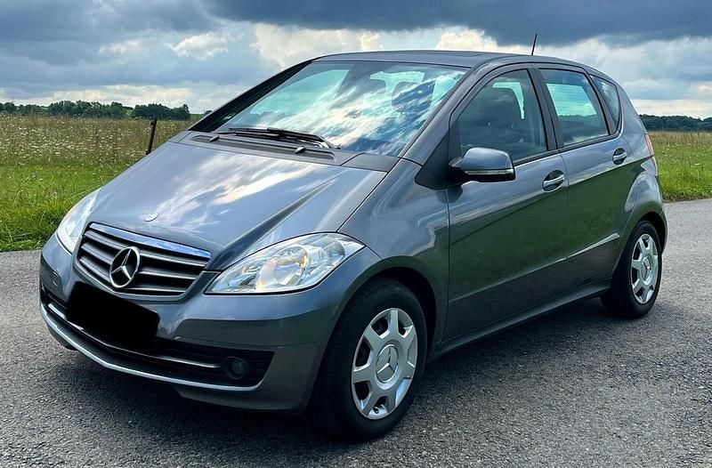 Gebraucht Mercedes A180 109 PS (80 kW) 2011 Grau Kleinwagen