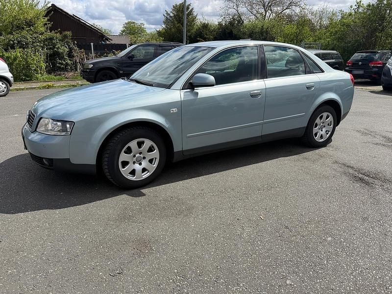 Second-hand Audi A4 2001 Albastru Berlinǎ