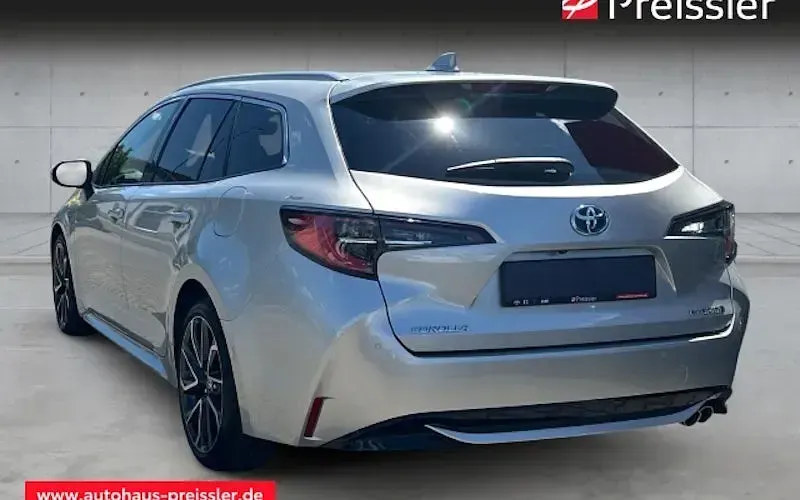 Gebraucht Toyota Corolla Lounge 180 PS (132 kW) 2020 Silber Kombi