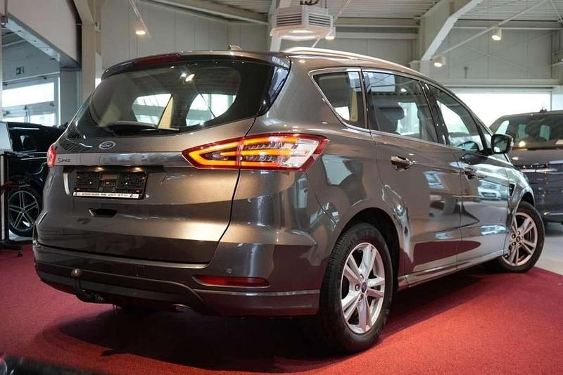 Gebraucht Ford S-MAX Titanium 150 PS (110 kW) 2019 Grau Van / Kleinbus